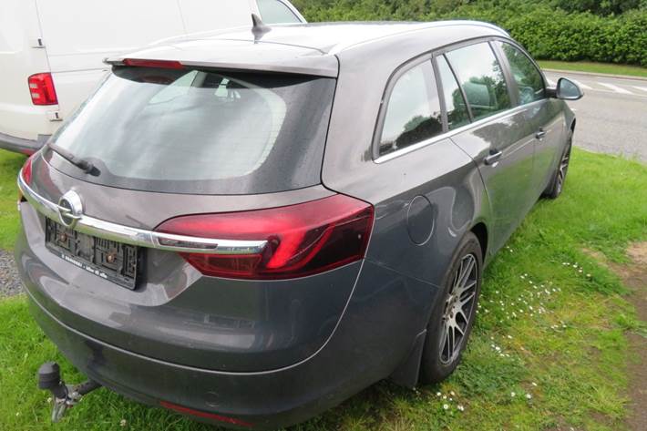 Grå Opel Insignia fra 2016
