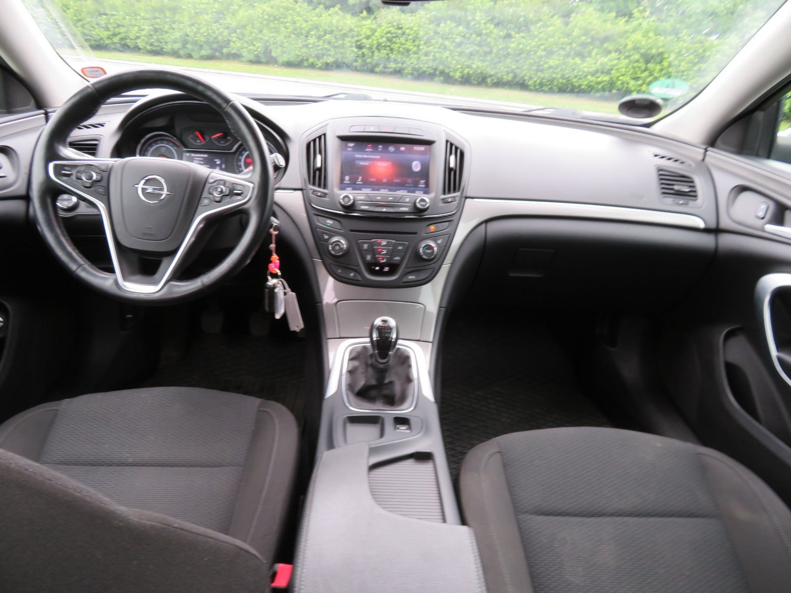 Grå Opel Insignia fra 2016