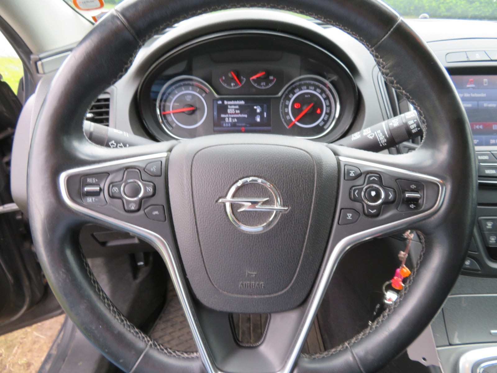 Grå Opel Insignia fra 2016
