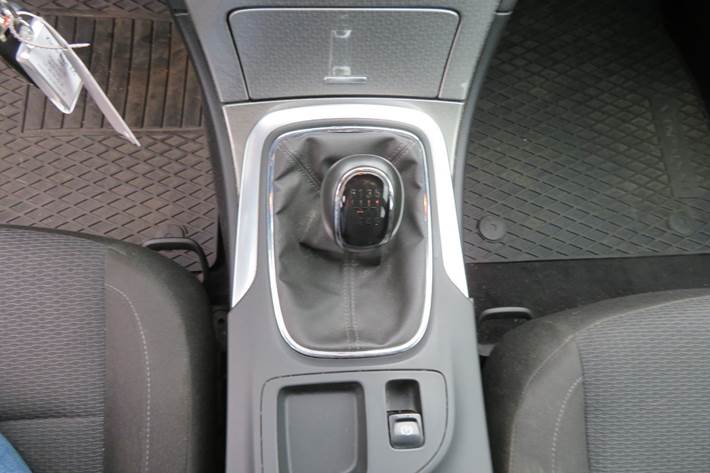 Grå Opel Insignia fra 2016