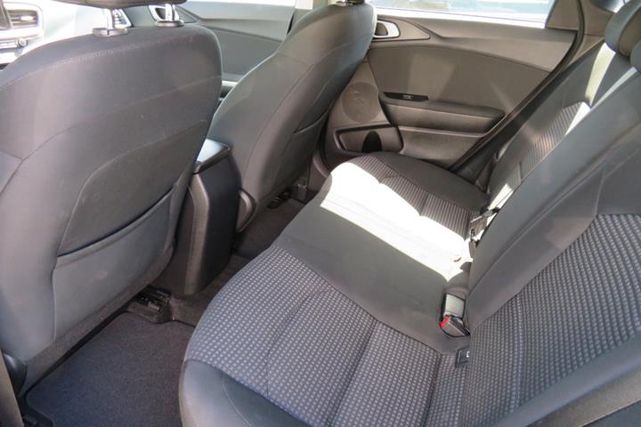 Sølv Kia Ceed fra 2019