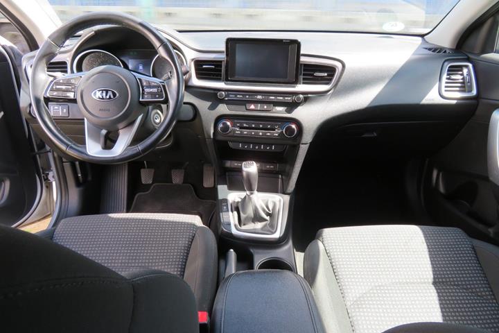 Sølv Kia Ceed fra 2019