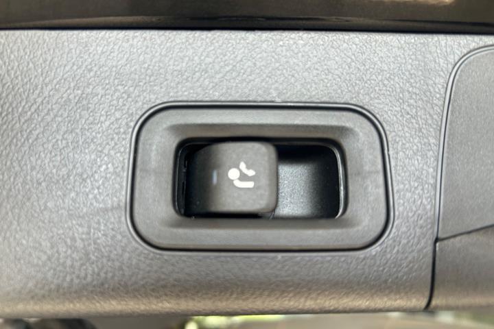 Sort Mercedes EQB250+ fra 2025