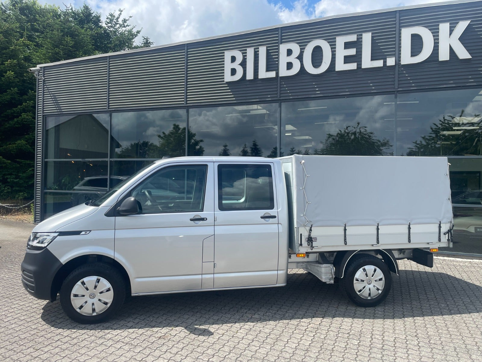 Sølv VW Transporter fra 2024