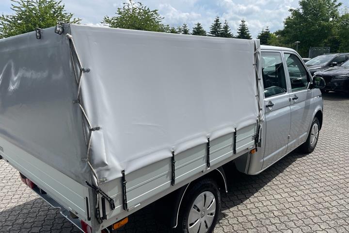 Sølv VW Transporter fra 2024