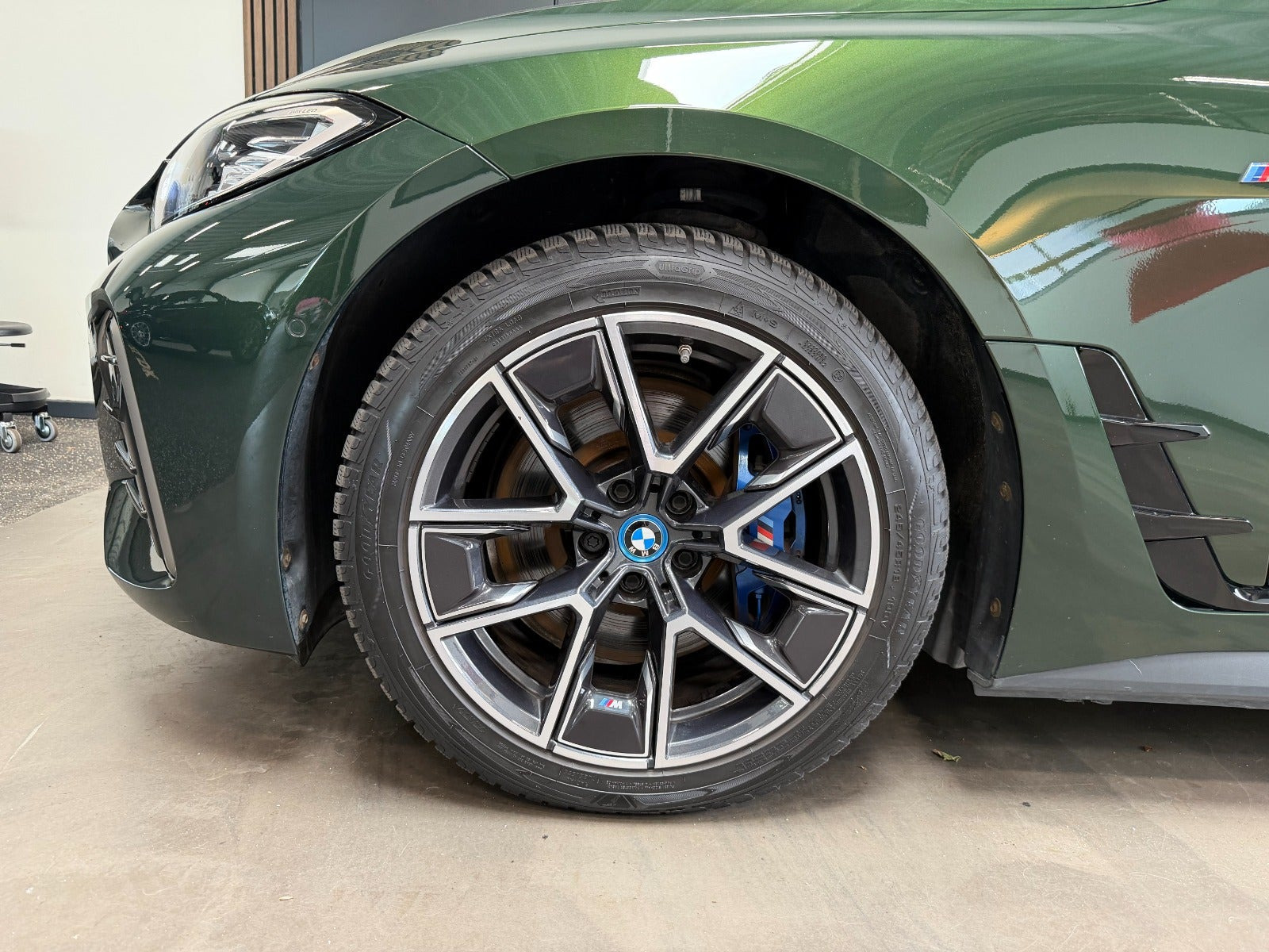 Grøn BMW i4 fra 2024