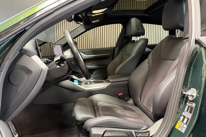 Grøn BMW i4 fra 2024