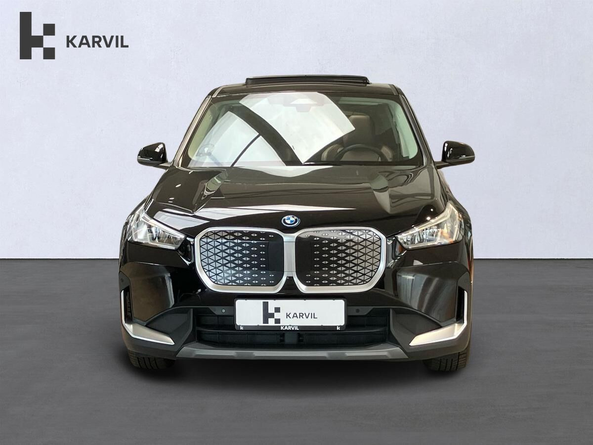 Sort BMW iX1 fra 2024