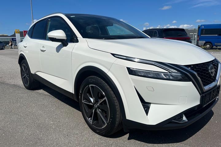 Hvid Nissan Qashqai fra 2022