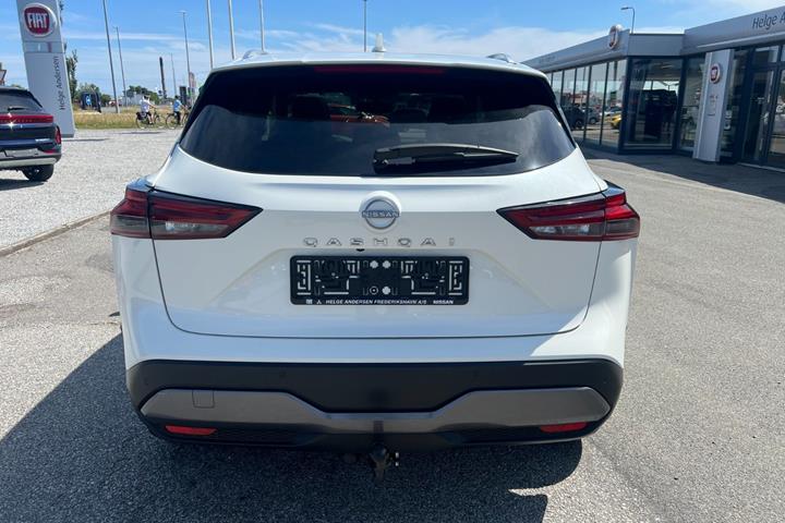 Hvid Nissan Qashqai fra 2022
