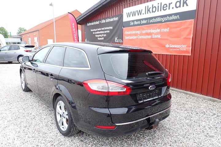 Sort Ford Mondeo fra 2014