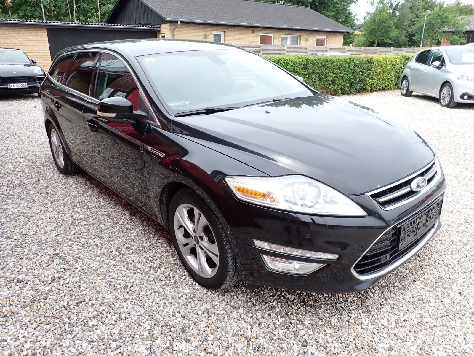 Sort Ford Mondeo fra 2014
