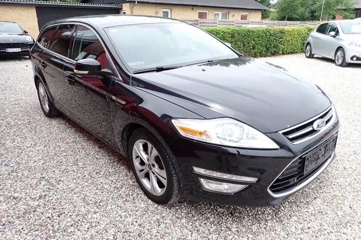 Sort Ford Mondeo fra 2014