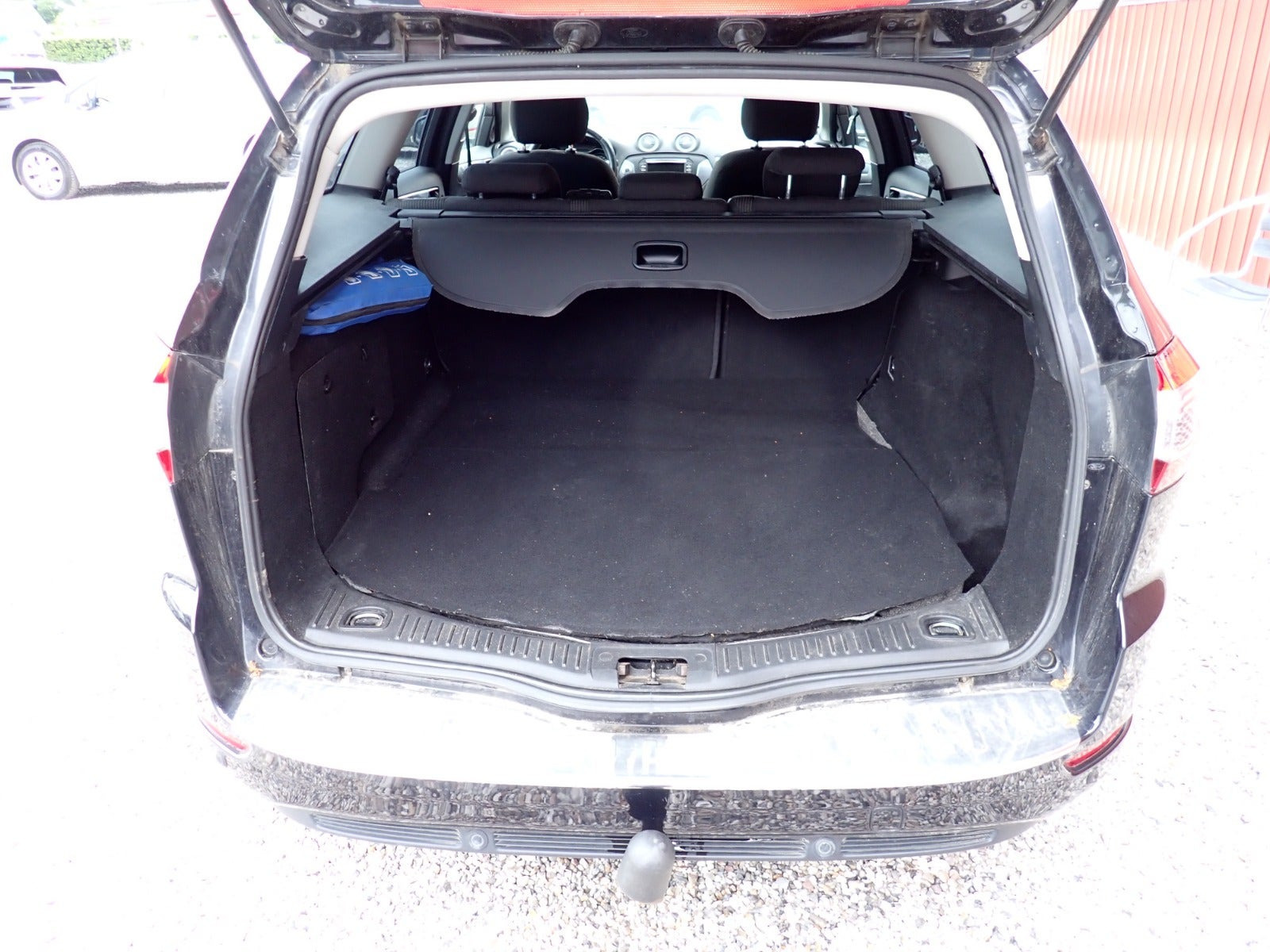 Sort Ford Mondeo fra 2014