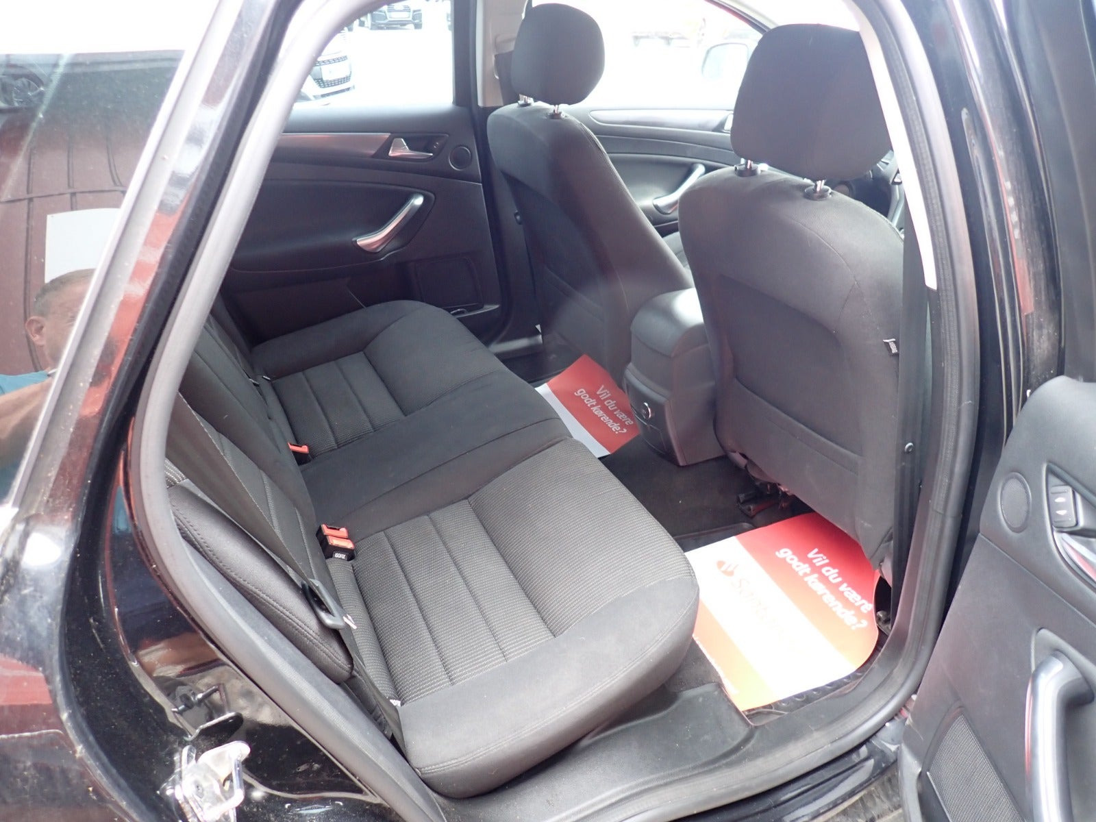 Sort Ford Mondeo fra 2014