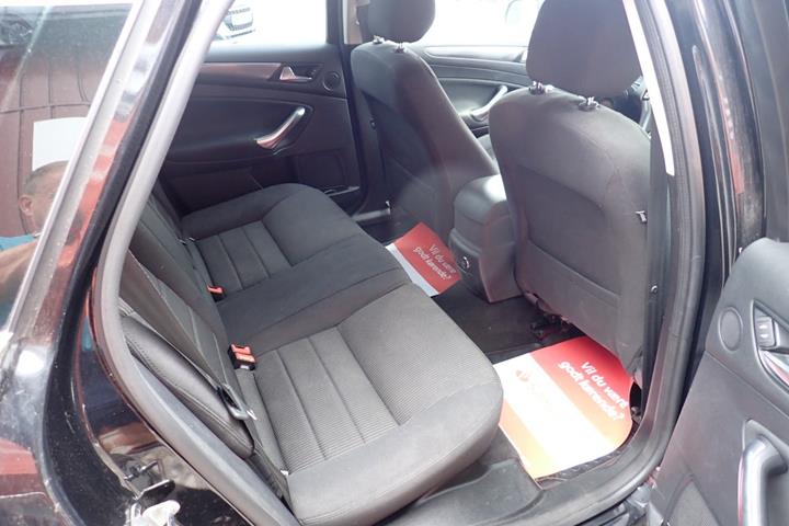 Sort Ford Mondeo fra 2014