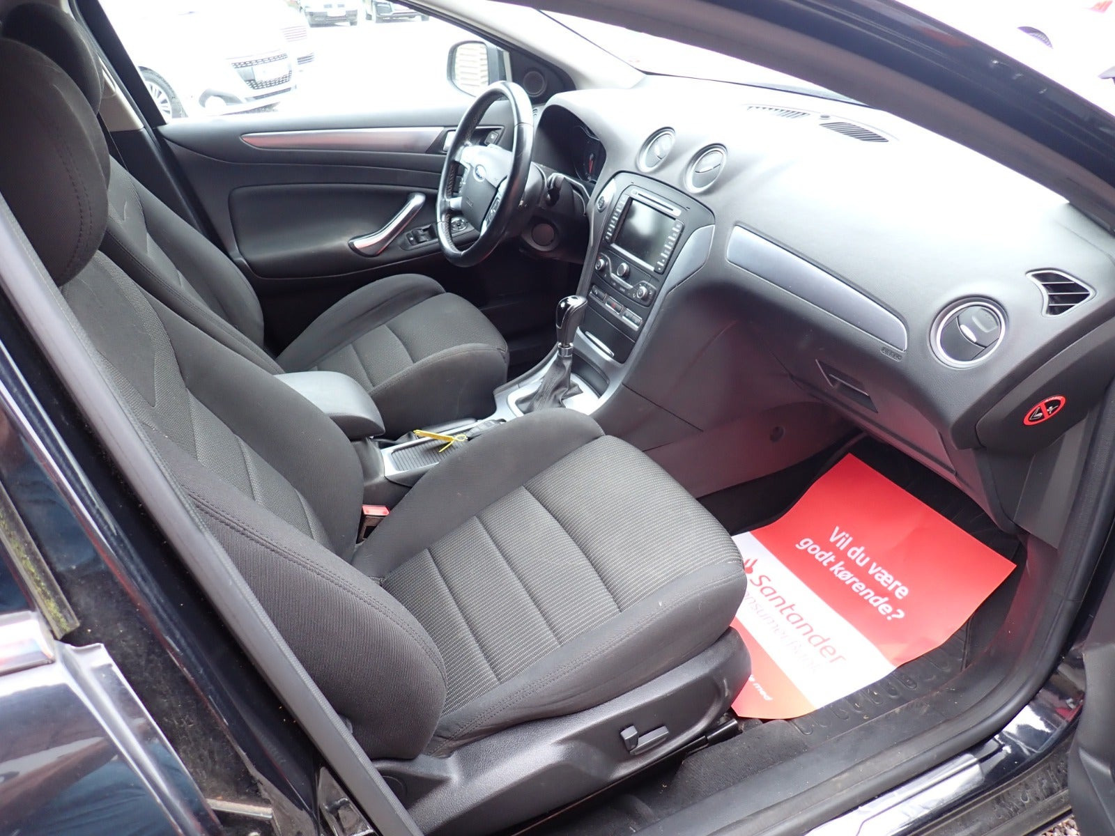 Sort Ford Mondeo fra 2014