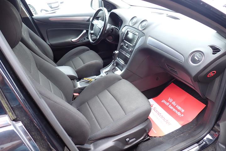 Sort Ford Mondeo fra 2014