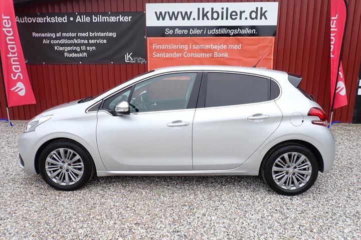 Sølv Peugeot 208 fra 2016