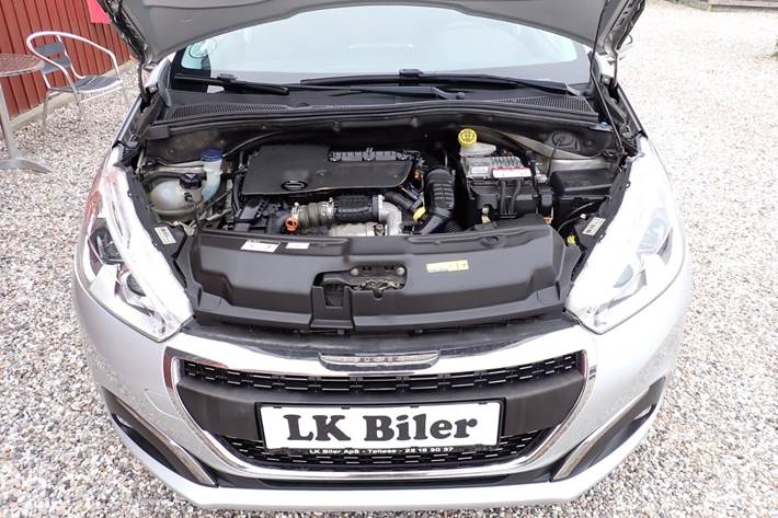 Sølv Peugeot 208 fra 2016