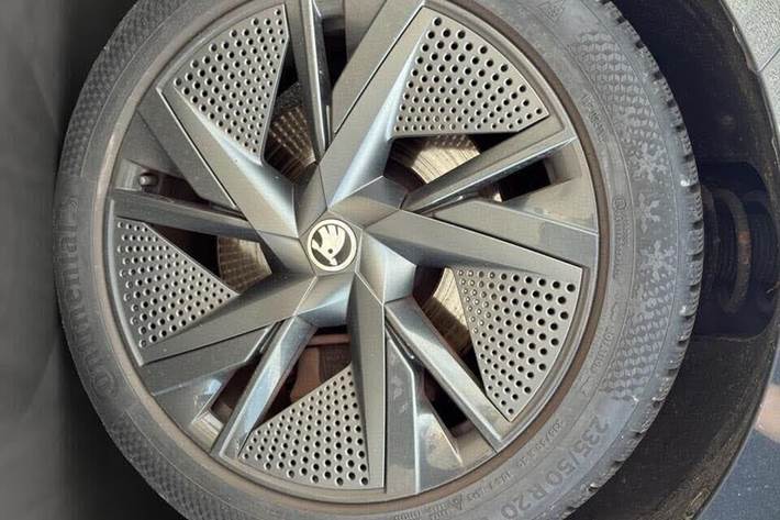 Sort Skoda Enyaq fra 2023