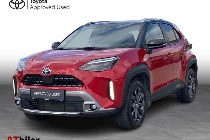 Rød Toyota Yaris Cross fra 2022