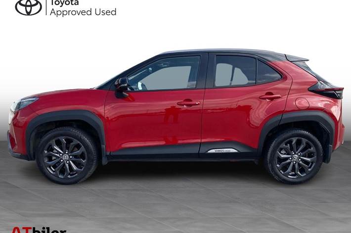 Rød Toyota Yaris Cross fra 2022