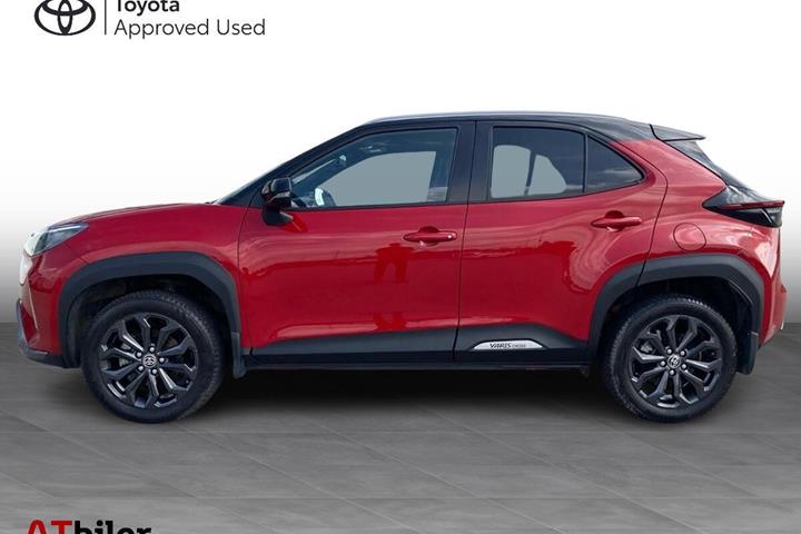 Rød Toyota Yaris Cross fra 2022