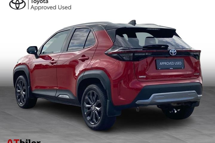 Rød Toyota Yaris Cross fra 2022