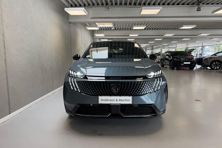 Blå Peugeot e-5008 fra 2025