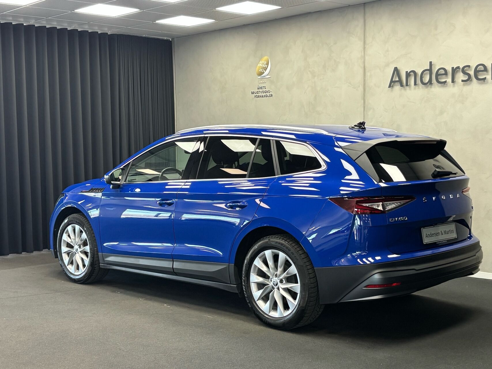 Blå Skoda Enyaq fra 2023