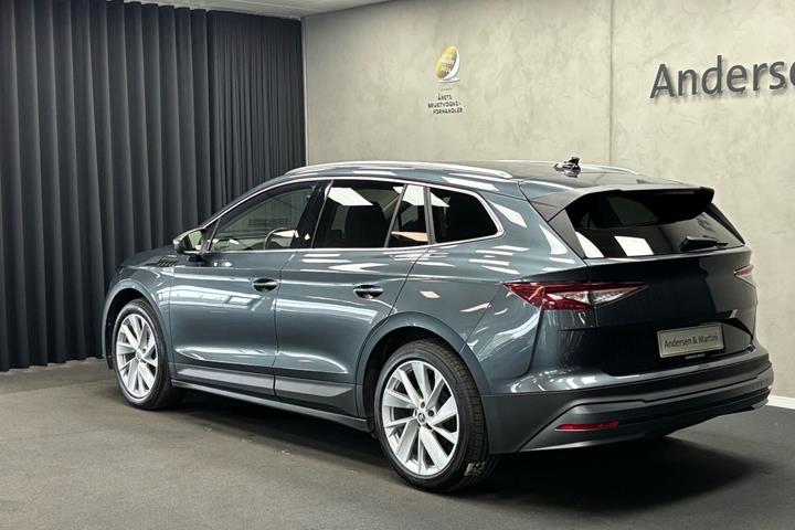 Grå Skoda Enyaq fra 2021