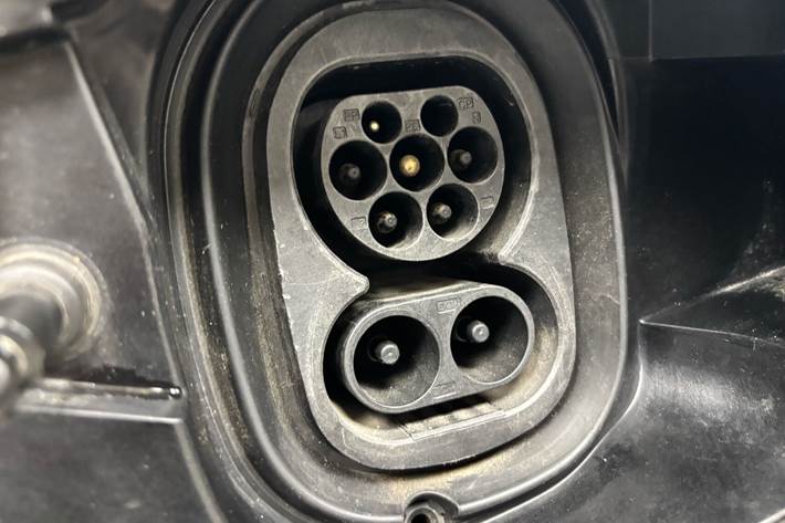 Grå Skoda Enyaq fra 2021