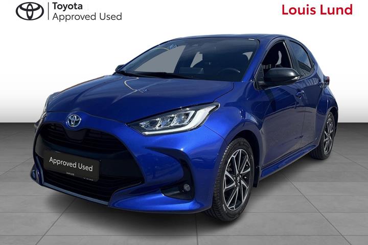 Blå Toyota Yaris fra 2020 set udefra