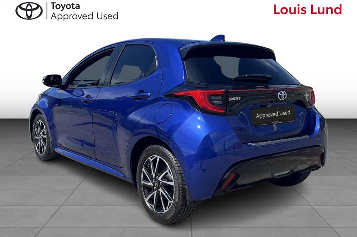 Blå Toyota Yaris fra 2020