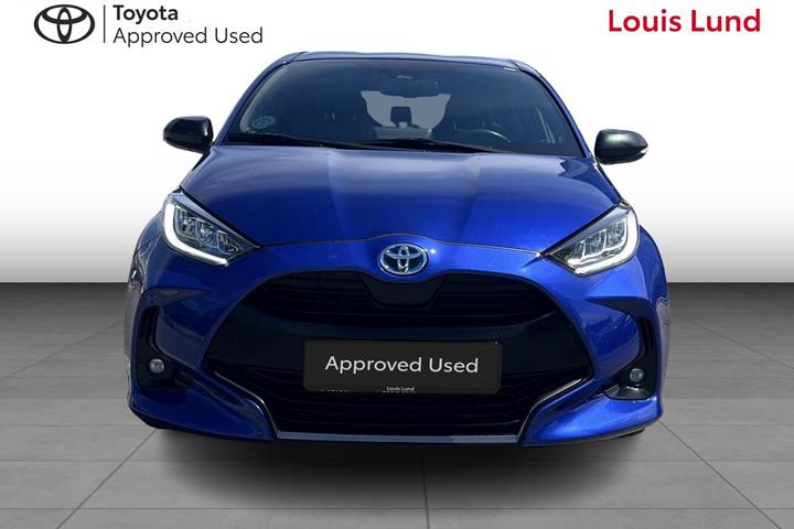 Blå Toyota Yaris fra 2020