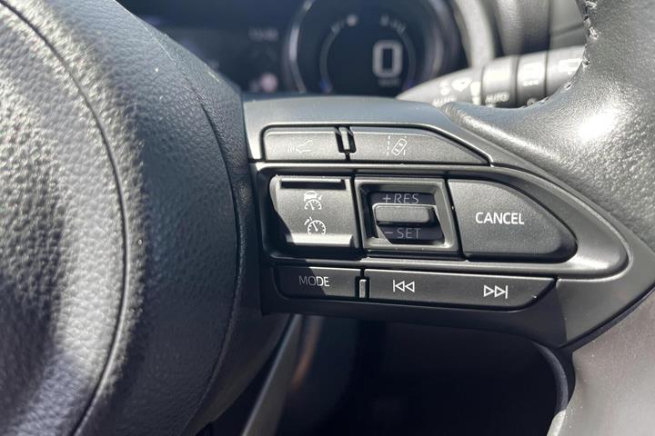 Blå Toyota Yaris fra 2020