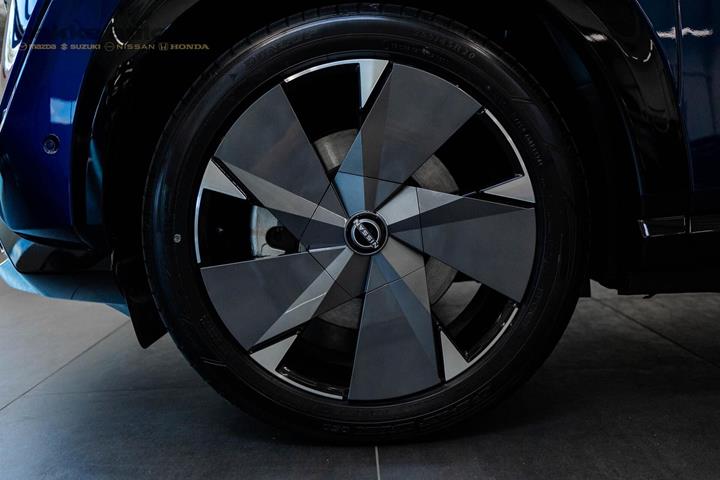 Blå Nissan Ariya fra 2026