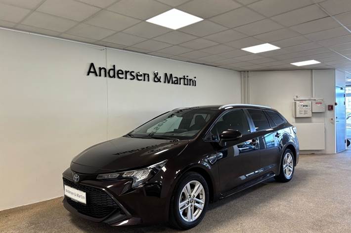 Brun Toyota Corolla fra 2021