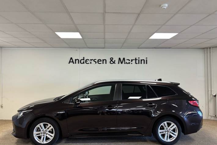Brun Toyota Corolla fra 2021