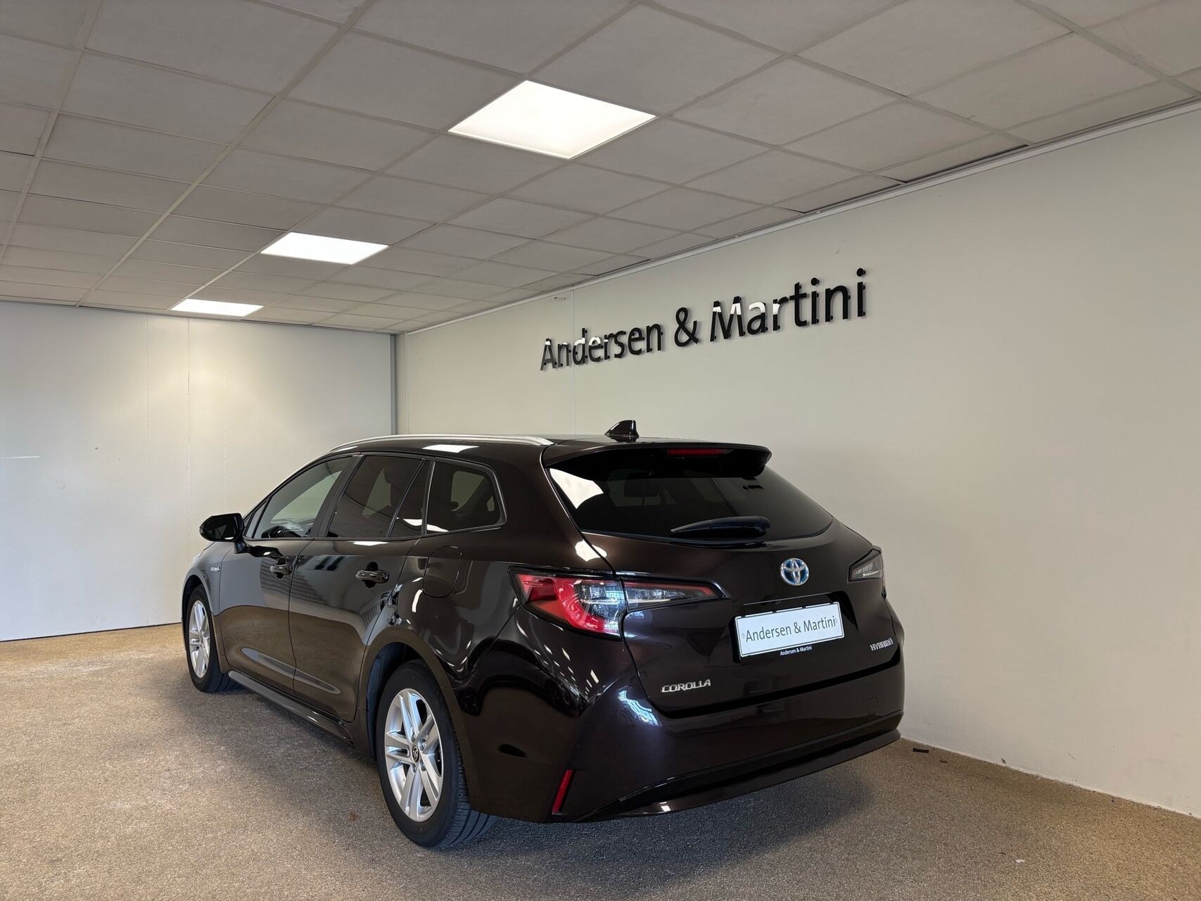 Brun Toyota Corolla fra 2021