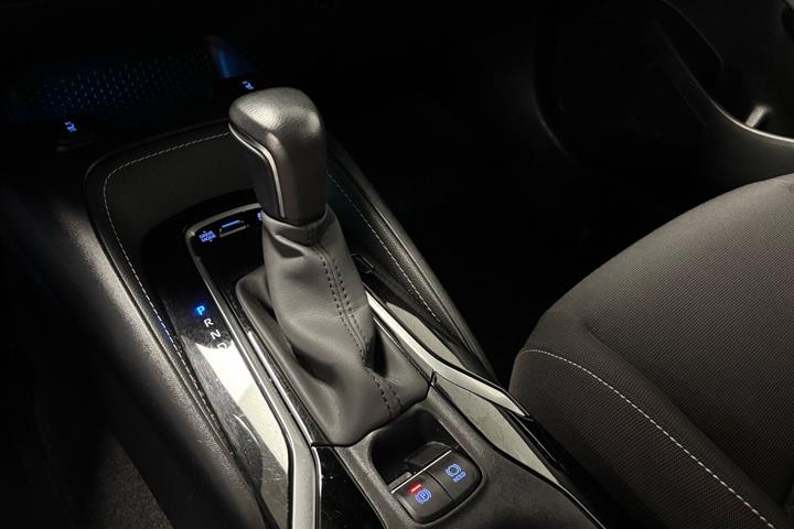 Brun Toyota Corolla fra 2021