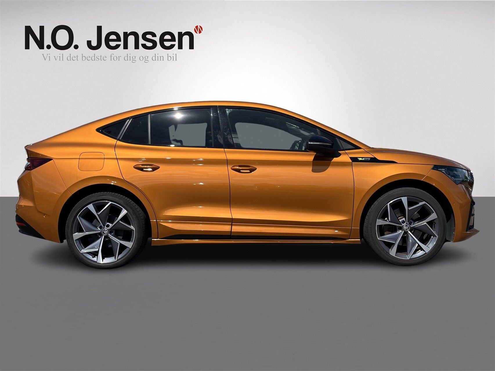 Orange Skoda Enyaq fra 2022