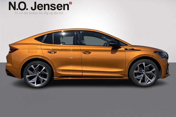 Orange Skoda Enyaq fra 2022