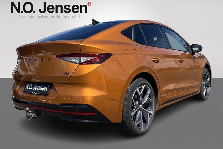 Orange Skoda Enyaq fra 2022