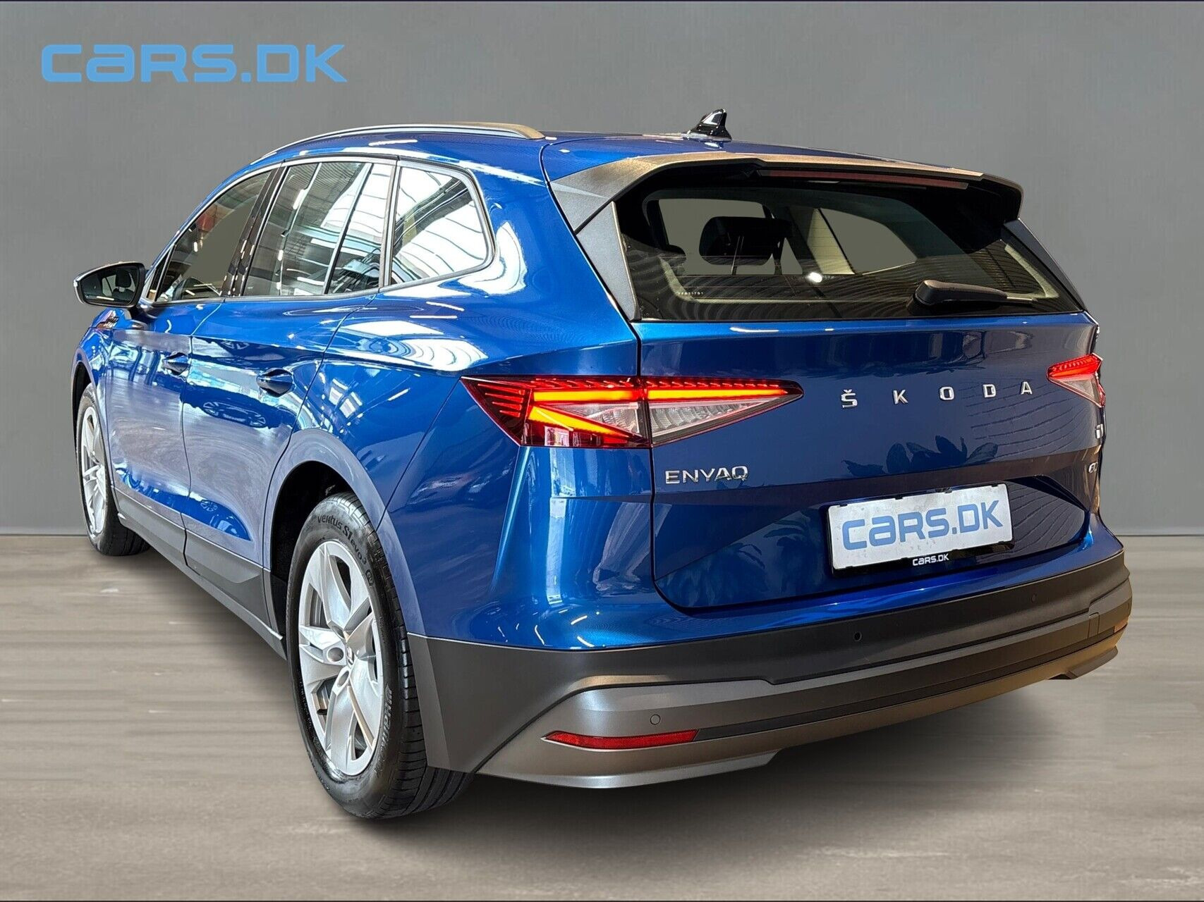 Blå Skoda Enyaq fra 2022
