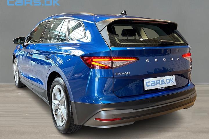 Blå Skoda Enyaq fra 2022