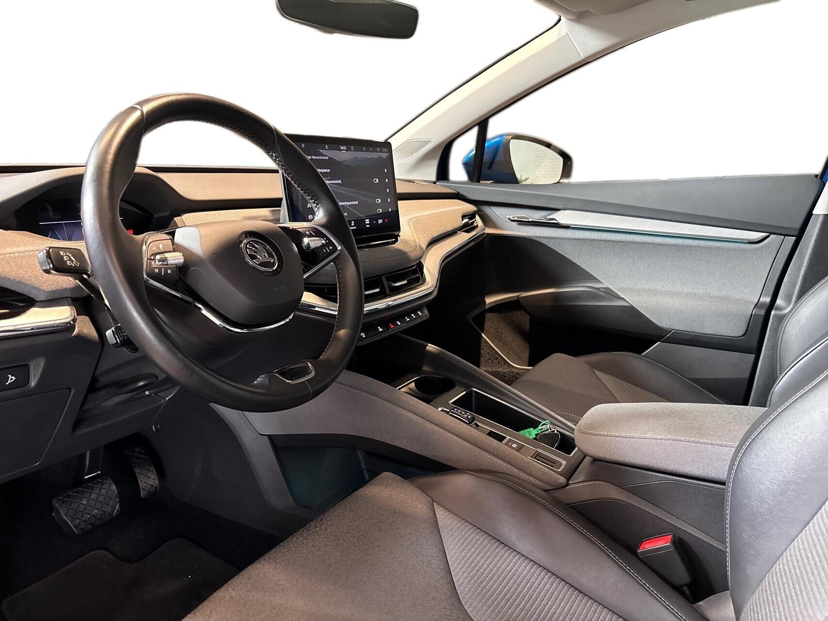 Blå Skoda Enyaq fra 2022