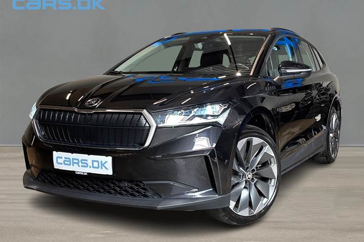 Sort Skoda Enyaq fra 2023 set udefra
