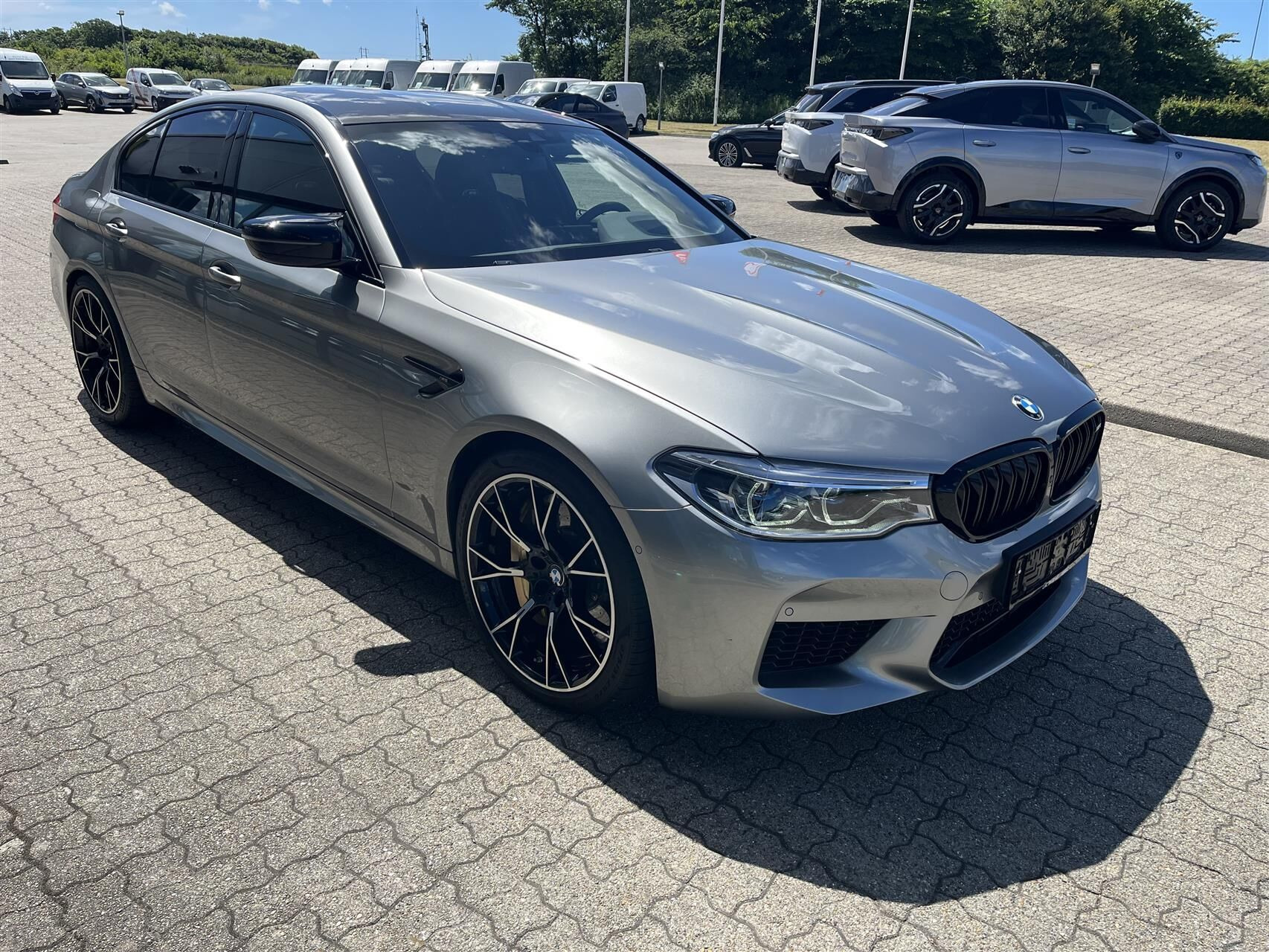 Sort BMW M5 fra 2019